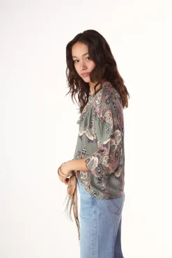 Blusa estampada volante