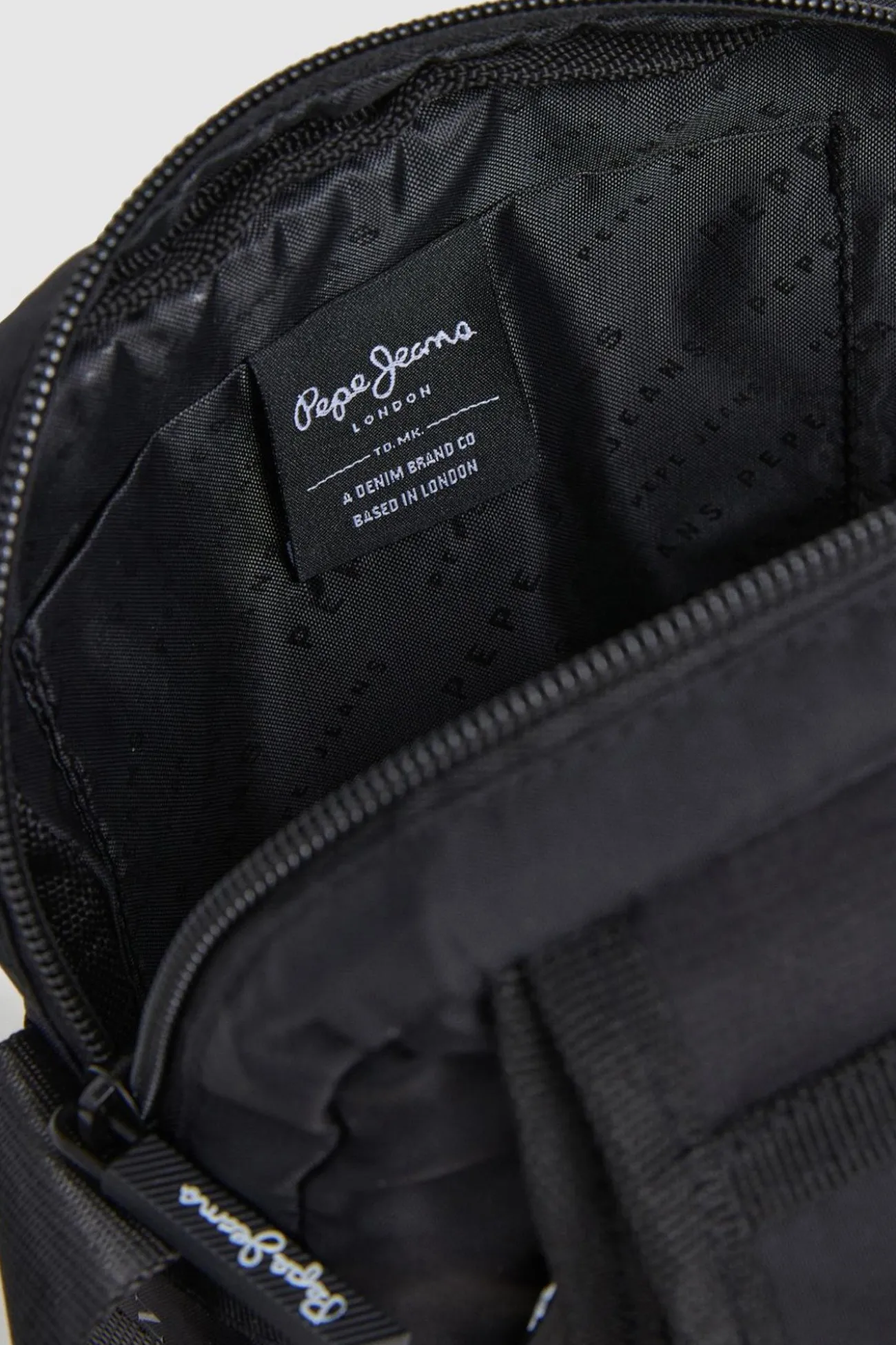 Bolso Reporter Con Asa Ajustable