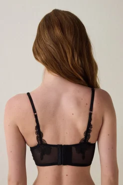 Bustier corto de terciopelo y tul negro