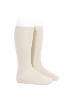 Calcetines altos b&aacute;sicos punto liso