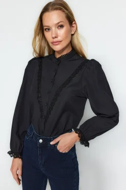 Camisa de algod&oacute;n con detalles de encaje