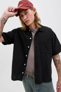 Camisa de hombre de manga corta con textura