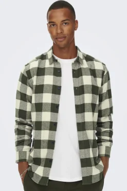 Camisa de hombre de manga larga y cuadros