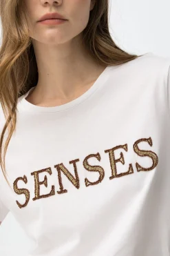 Camiseta con letras