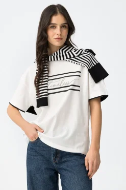 Camiseta con rayas