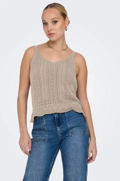 Camiseta tirantes de crochet