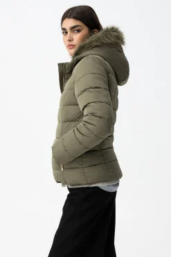 Chaqueta acolchada con capucha