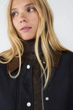 Chaqueta acolchada cuello pana