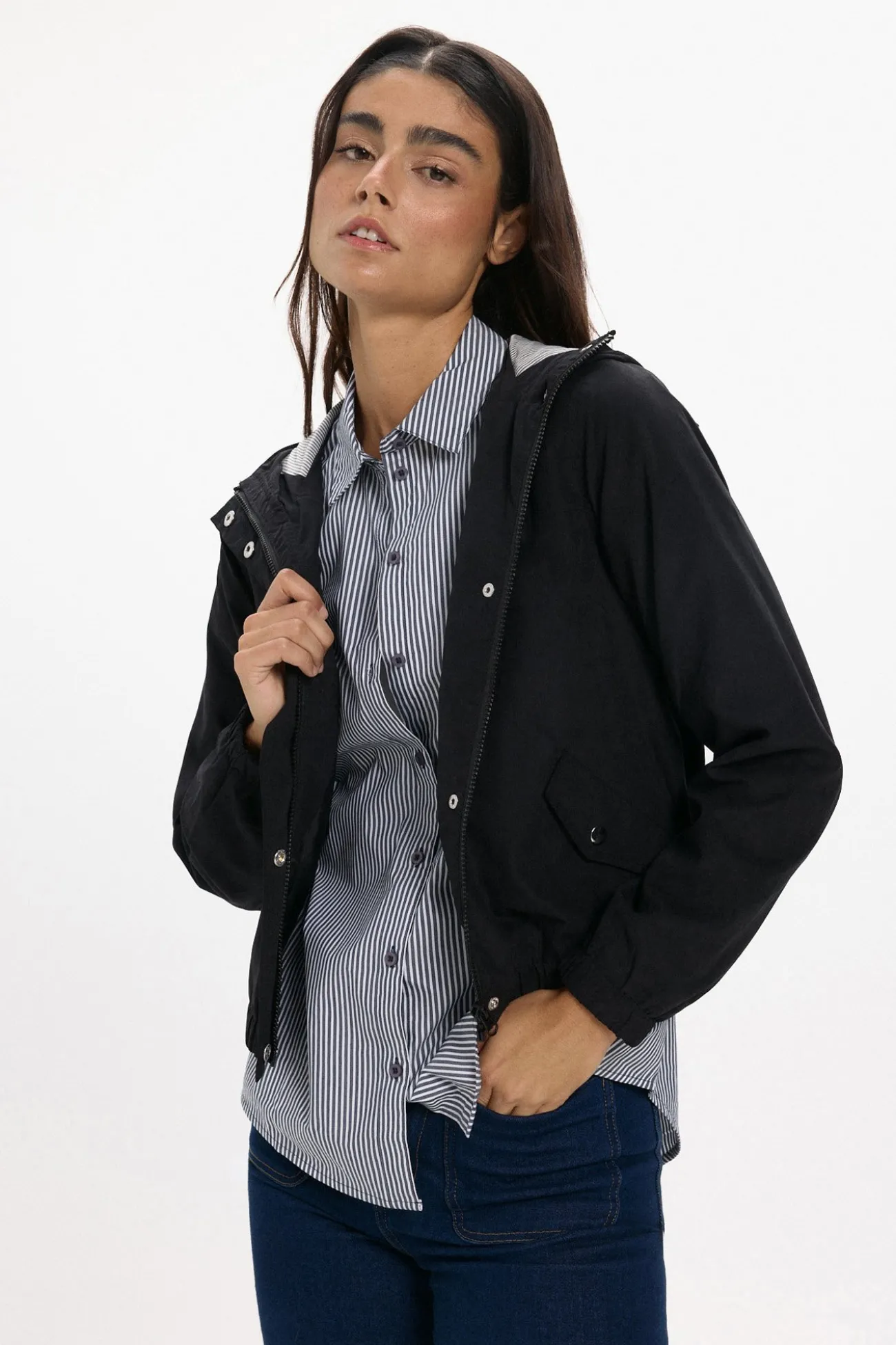 Chaqueta con capucha