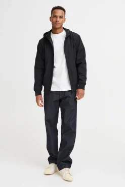 Chaqueta con capucha