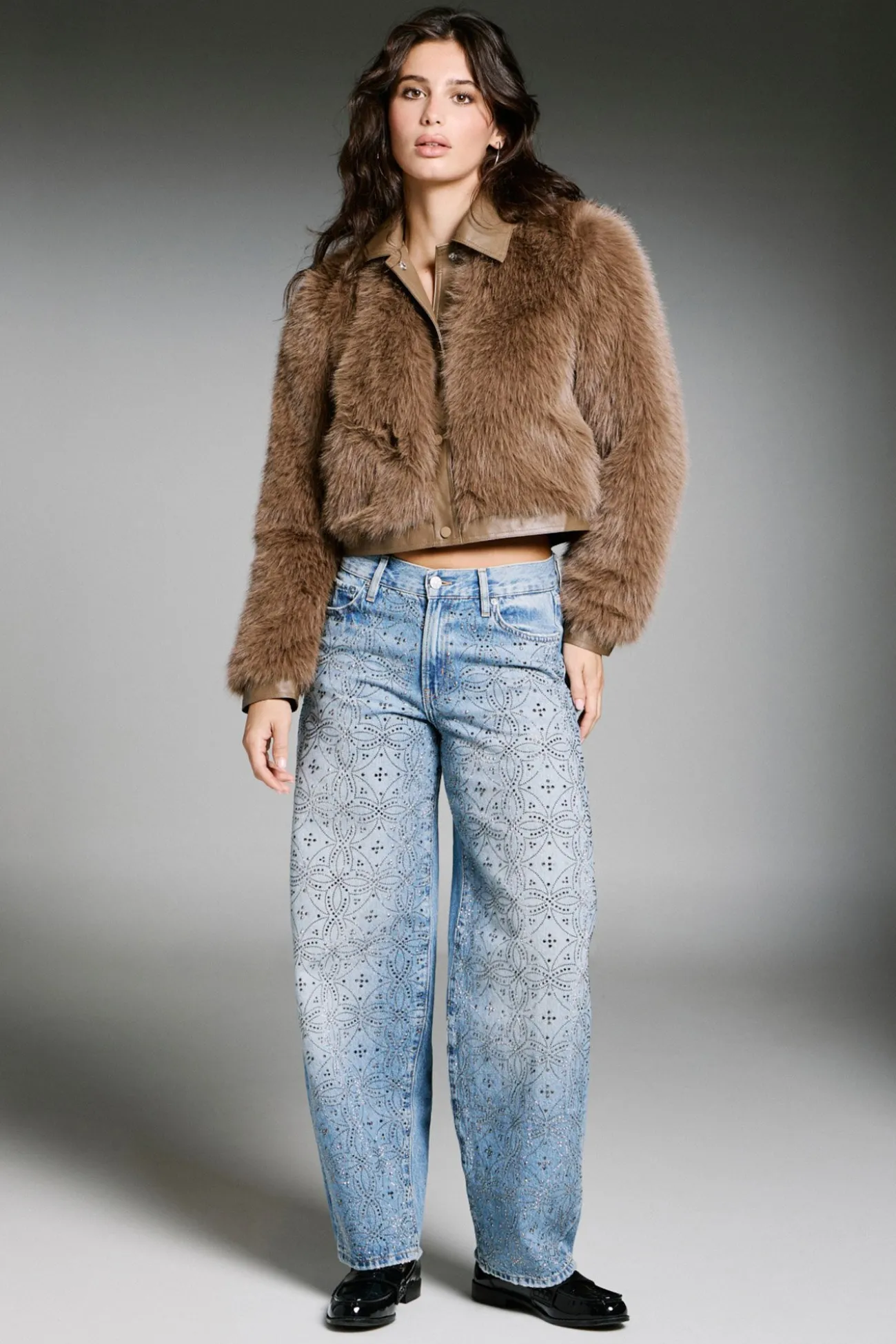 Chaqueta corta de pelo sintético