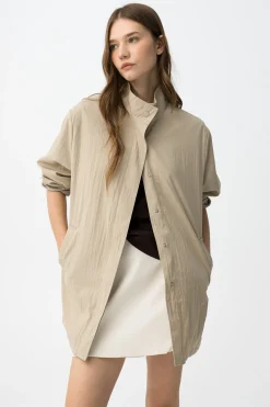 Chaqueta cuello subido oversize