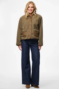 Chaqueta pana detalles ante