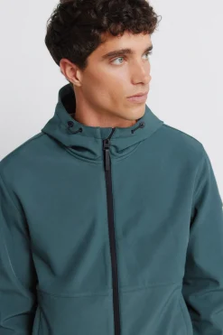 Chaqueta softshell capucha