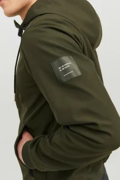 Chaqueta softshell con capucha