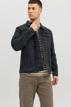 Chaqueta vaquera corta