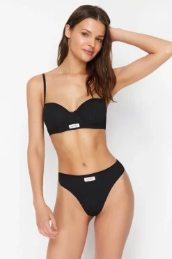 Conjunto de ropa interior canalé