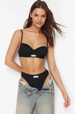 Conjunto de ropa interior canal&eacute;