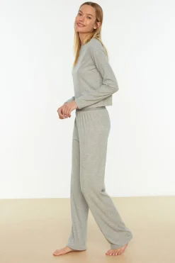 Conjunto pijama canal&eacute; gris