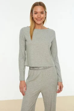 Conjunto pijama canal&eacute; gris