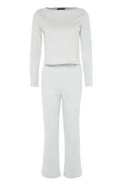 Conjunto pijama canal&eacute; gris