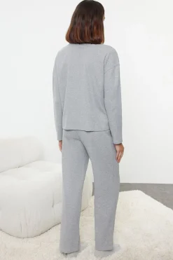 Conjunto pijama felpa gris
