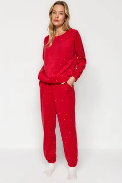 Conjunto pijama polar rojo lunares