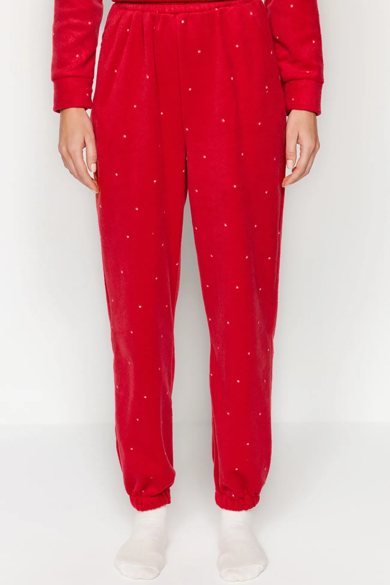 Conjunto pijama polar rojo lunares