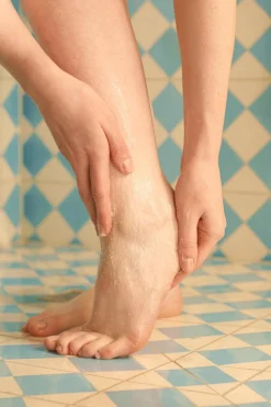 Exfoliante Calmante de Piedra Pómez y Menta para Pies