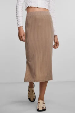 Falda midi