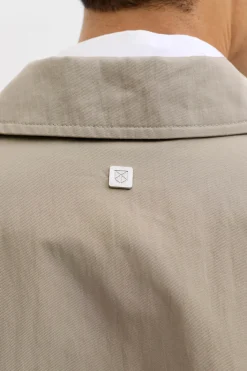 Gabardina cl&aacute;sica larga