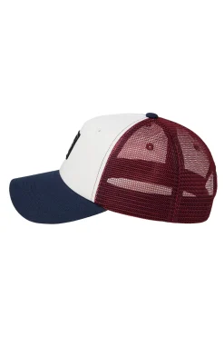 Gorra trucker con visera curva
