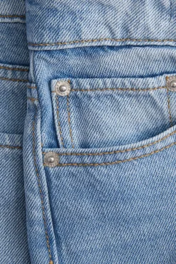 Jeans cropped tiro alto lavado