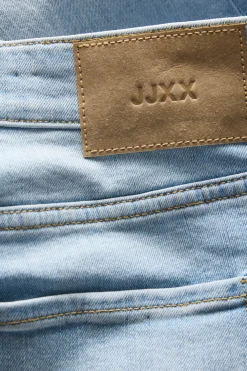 Jeans flared tiro medio