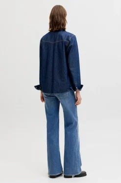 Jeans flared tiro medio