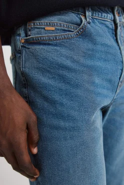 Jeans lavado medio oscuro skinny fit
