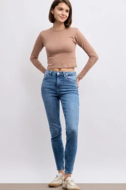 Jeans Skinny Tiro Medio
