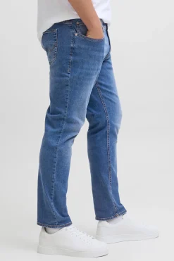 Jeans slim fit cinco bolsillos