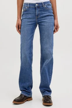 Jeans slim tiro medio