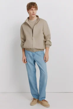 Jeans ultra ligero lavado medio straight fit