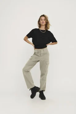Pantalón cargo ancho