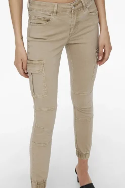 Pantal&oacute;n cargo slim fit