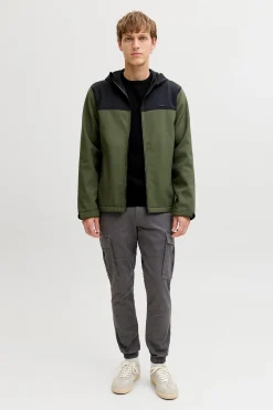 Pantalón cargo slim fit