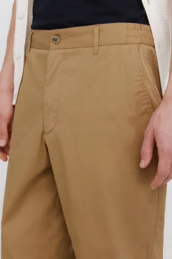 Pantal&oacute;n chino ligero relaxed fit