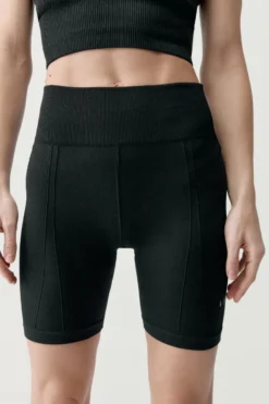 Pantal&oacute;n corto deportivo India Negro