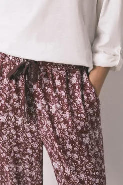 Pantal&oacute;n largo granate estampado flores