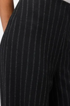 Pantal&oacute;n rayas tiro alto recto