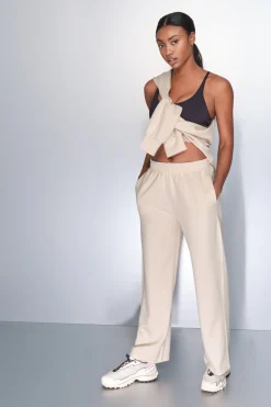 Pantalón recto ancho canalé beige