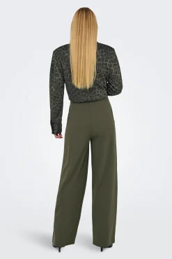 Pantal&oacute;n recto pinzas
