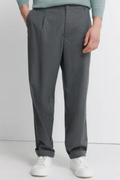 Pantal&oacute;n recto rayas relaxed fit